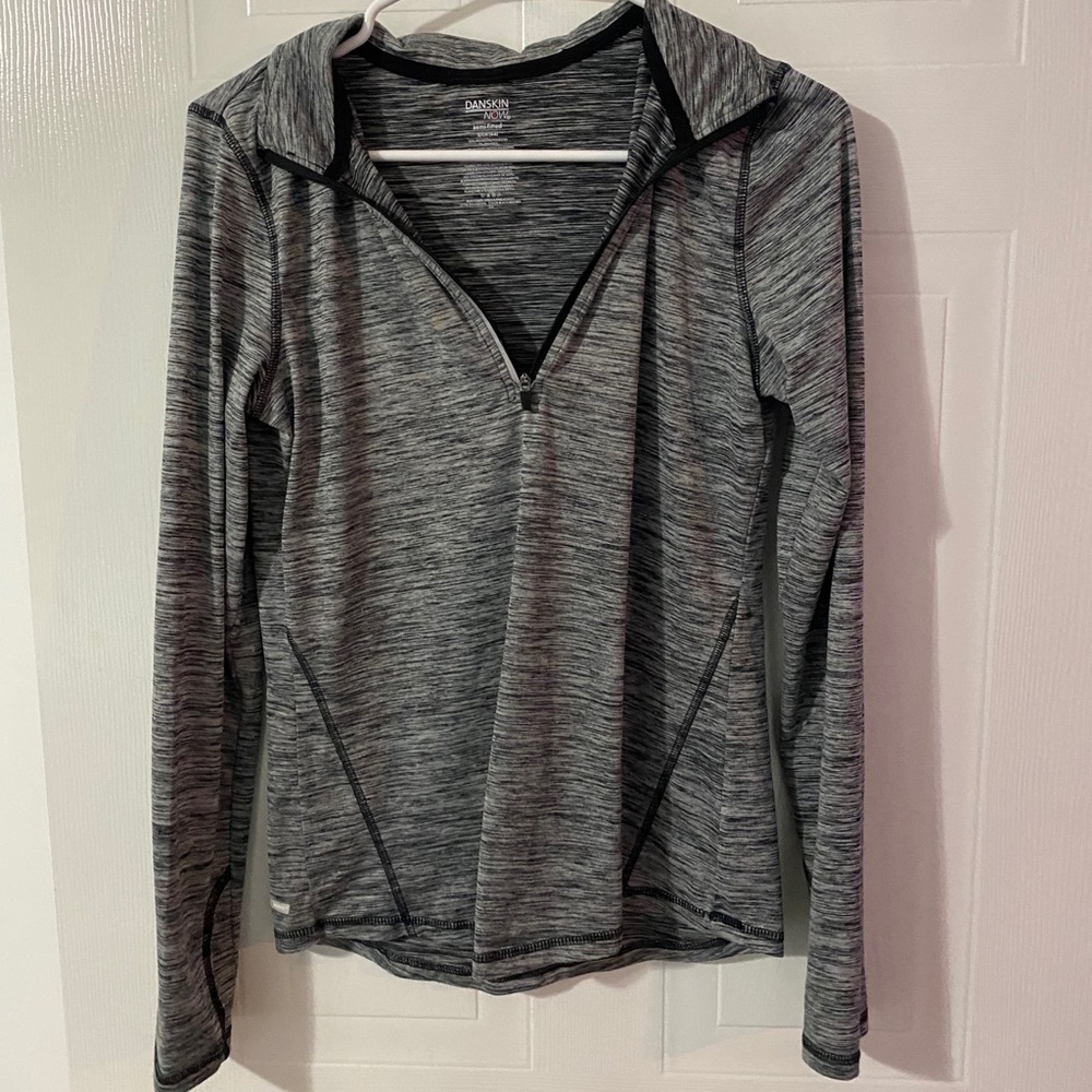 Workout pullover top
